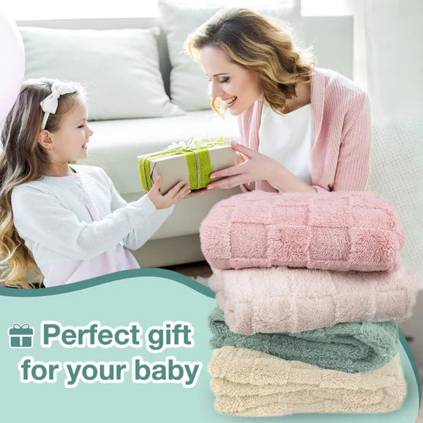 Soft Checkered Fleece Baby Blanket – Warm & Cozy for Newborns