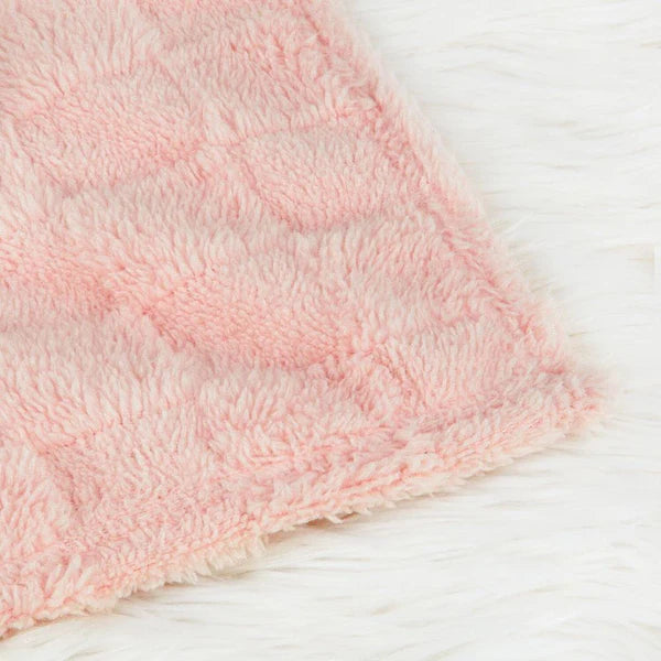 Soft Checkered Fleece Baby Blanket – Warm & Cozy for Newborns